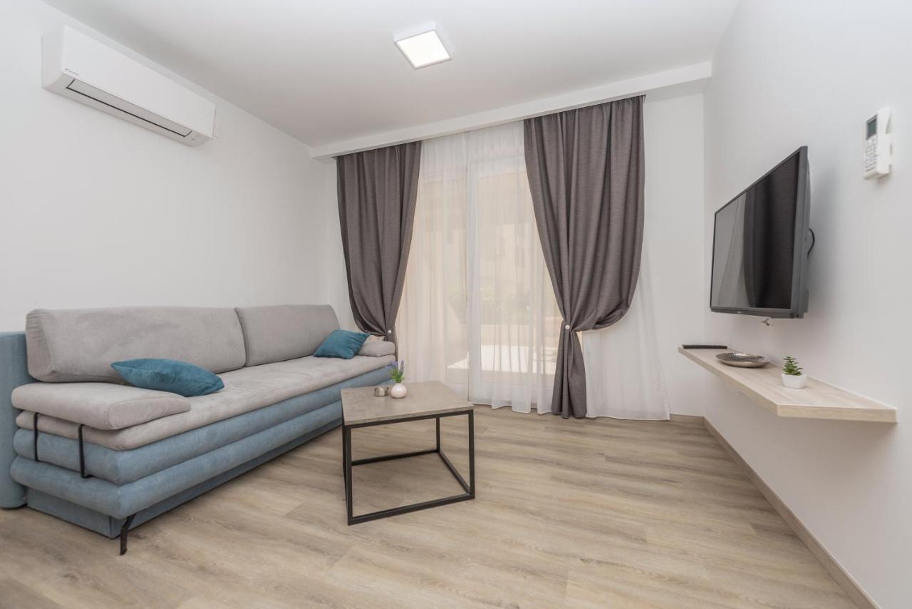 Apartments By The Sea Makarska - 19134 エクステリア 写真