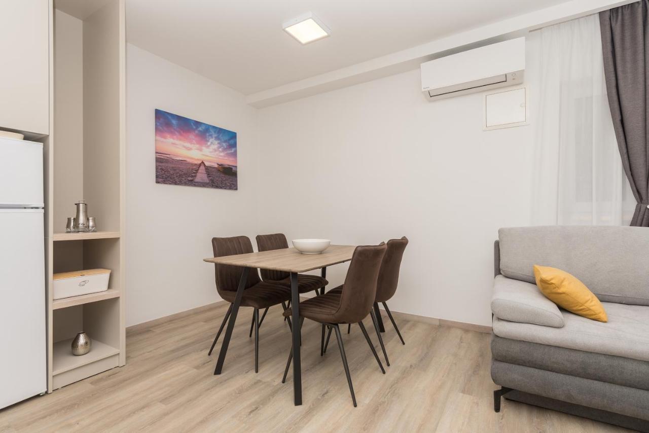 Apartments By The Sea Makarska - 19134 エクステリア 写真