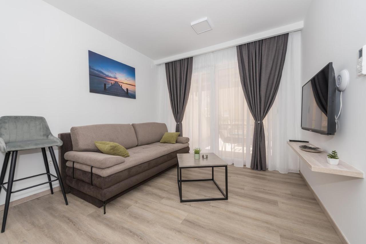 Apartments By The Sea Makarska - 19134 エクステリア 写真