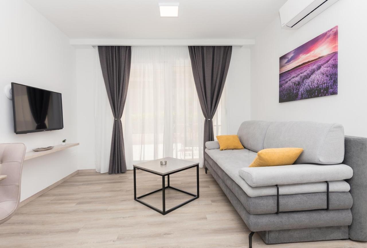 Apartments By The Sea Makarska - 19134 エクステリア 写真